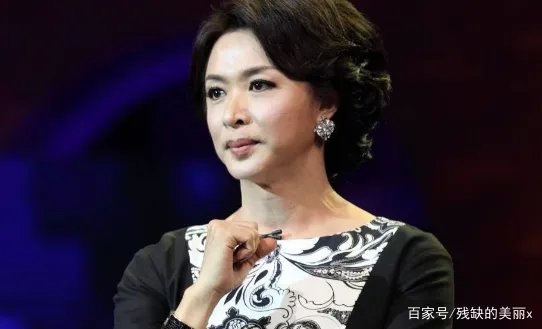 金星老公被问及如何解决生理问题时四字回应,网友:涨知识了。你怎么看?