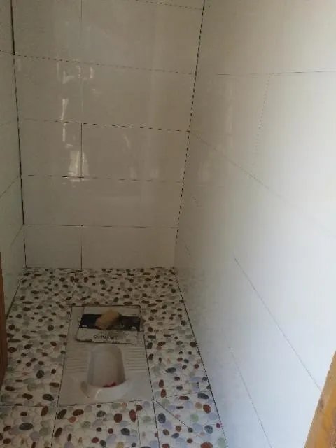农村改厕是一个旱厕蹲便器能直接在上面安装个坐便器吗？为什么？