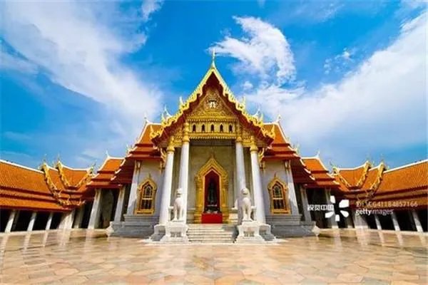 英国政府把钱拿去救援游客,为什么却不给Thomas Cook?