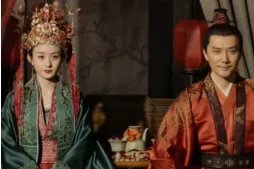 赵丽颖为冯绍峰庆生,仍叫他剧中的名字“二叔”,有多甜?