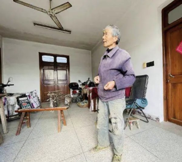 江苏被抢甘蔗老人称不原谅他们的行为,你能理解老人的想法吗?