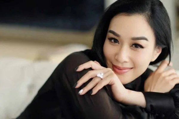 张伦硕为什么跟离过婚而且年龄比自己大的钟丽缇结婚?