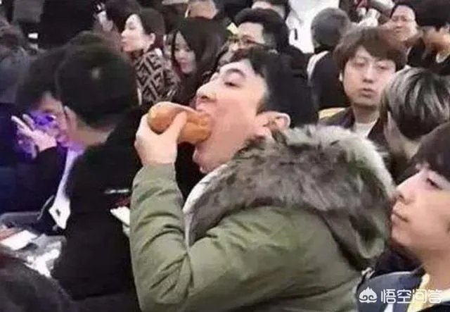 如何看待小智回应“给王思聪跪下一个小时”的传言,并且直播间爆粗口怒喷王思聪?