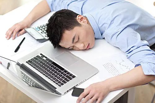 硕士毕业生留18篇日记后殉情，他为何执意赴死？