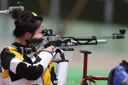 日本东京奥运会中国首金获得者杨倩，她真的是清华大学的学生吗？