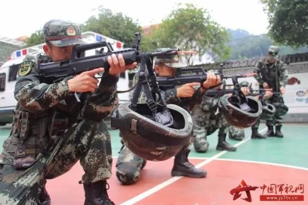 当兵后悔两年,不当兵后悔一辈子。 是什么意思??