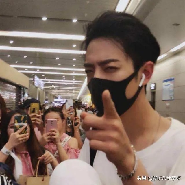 肖战做了什么，为什么会被全网黑？