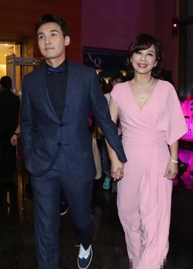 都说陈松伶是心酸儿媳,她在婆婆面前真的有那么可怜吗?