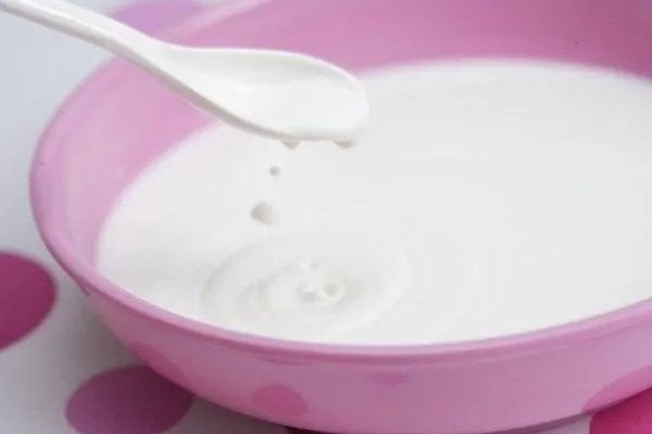用纯牛奶敷脸真的可以美白吗?