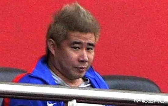 本应闪耀在欧洲足坛的董方卓，为何在后期连中甲都踢不上？