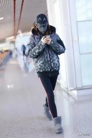 健美裤已经淘汰，为什么踩脚裤却依然流行？