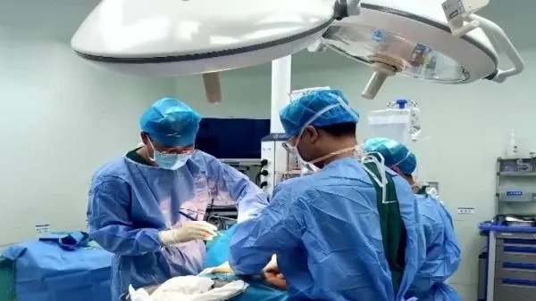 湖南一男子瞒着母亲捐献遗体器官救5人,你如何看待此男子的行为?