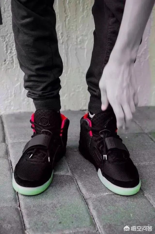 Nike Air Yeezy 2为什么被炒到那么高的价格?