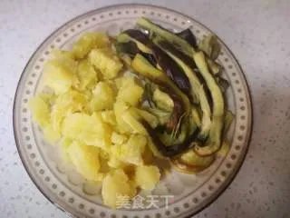 农家:茄子拌土豆