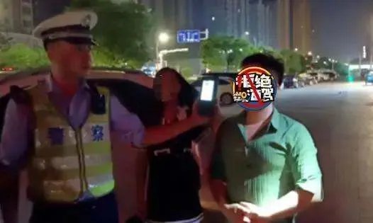 男子醉驾连撞6车竟甩锅给妹妹,交通事故顶包要负什么责?