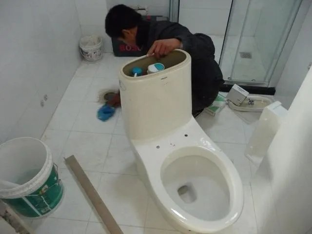 马桶堵了怎么通