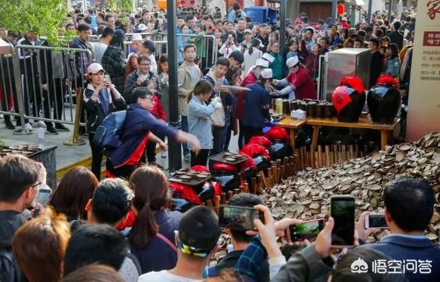 西安“摔碗酒”是什么?上万游客来西安喝碗酒,为什么这么火?