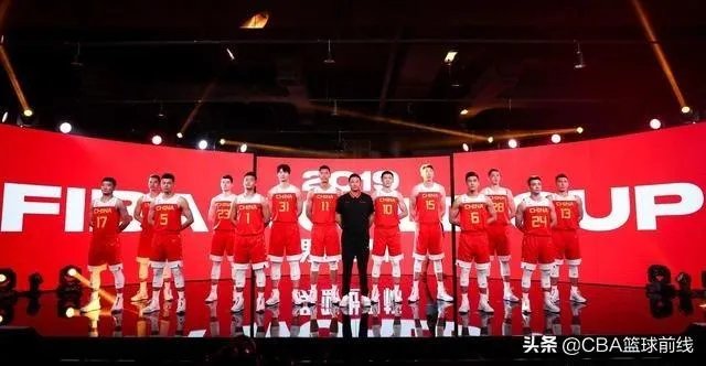 中国男篮世界杯战袍出炉,13人亮相谁最有可能无缘大名单?