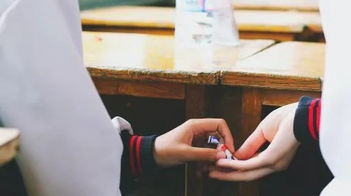 杨丞琳听到潘玮柏结婚她哭了,你身边哪个朋友结婚你会有想哭的冲动?