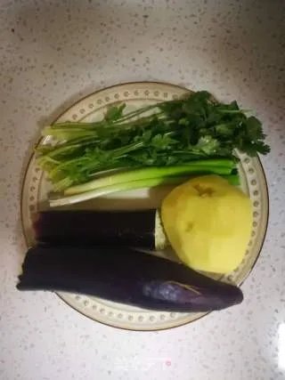 农家:茄子拌土豆