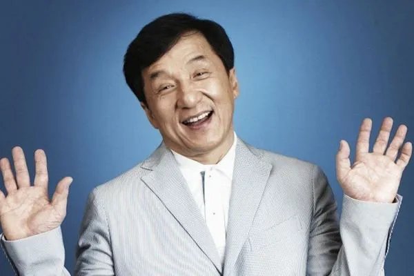 成龙北京豪宅被拍卖是因为什么？