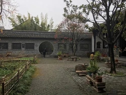如何看待将吴承恩故居的厕所改为水帘洞这件事?