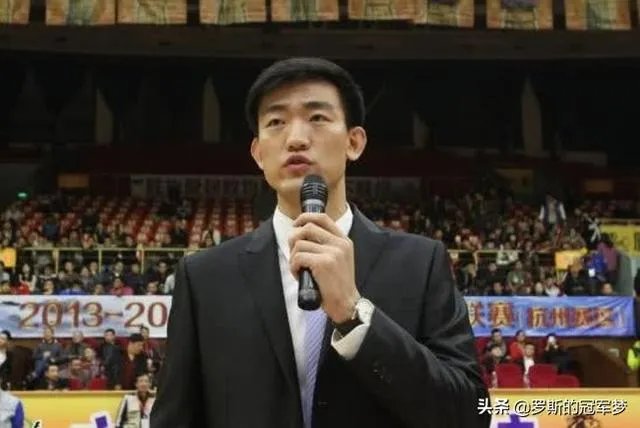 浙江广厦男篮助教王博摊上事了,在CBA比赛现场阻碍记者拍摄,损坏拍摄仪器,如何评价?