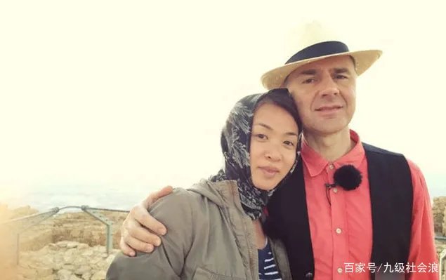 金星老公被问及如何解决生理问题时四字回应,网友:涨知识了。你怎么看?