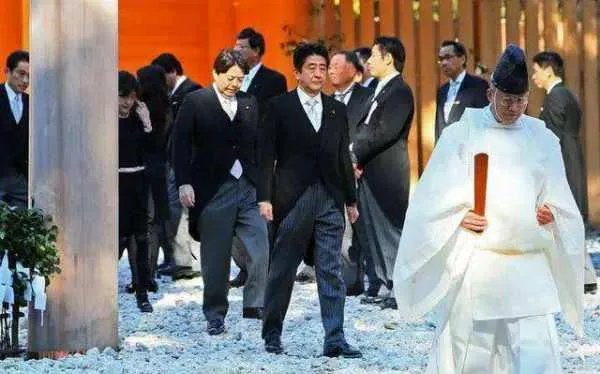 日本警方公布安倍死因：动脉损伤导致失血过多，该事件中存在哪些漏洞？