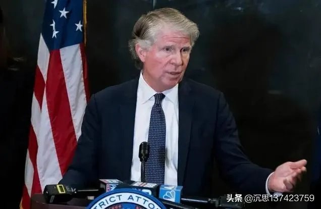 特朗普向最高法院提交紧急申请，纳税记录会是那根稻草吗？