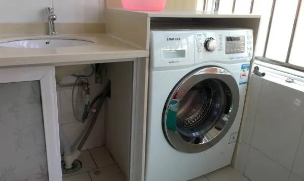 杭州一洗衣机未工作时自燃，这是怎么回事？