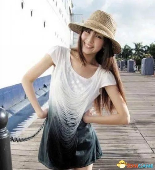 深大校花温健婷新旧照片对比:青涩退去变优雅