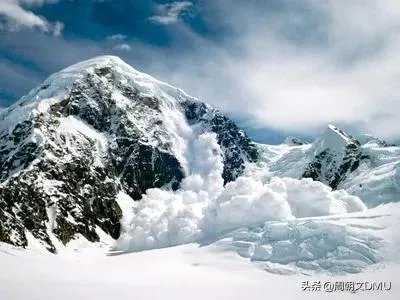 雪的密度很小,为什么雪崩会压死人?