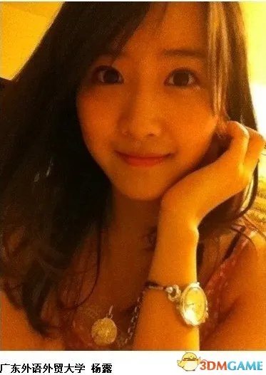 深大校花温健婷新旧照片对比:青涩退去变优雅