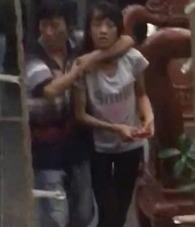 持刀挟持女友弟弟是犯罪吗?