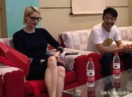 撒贝宁升级当爸!网爆李白诞下龙凤胎,验证了俄罗斯女孩秒变大妈了吗?