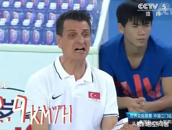 中国女排3-0横扫排行榜第一的土耳其队,对这场比赛有何评述?