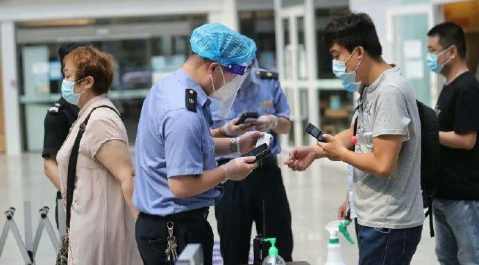 乘火车离京不再检查核酸阴性证明?无症状感染者能出去吗?