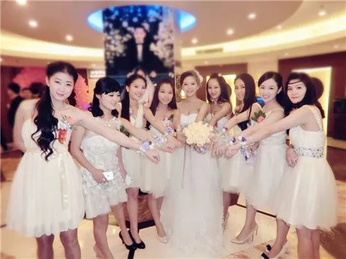 伴娘找几个合适    婚礼伴娘需要做什么