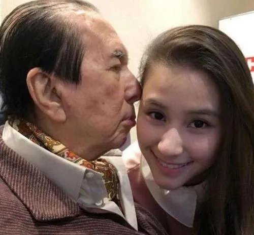 何鸿燊仍未下葬全家难办喜事,死去这么长时间,为何不下葬?