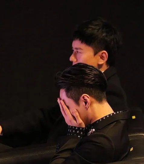 张艺兴连拿三个奖是在什么盛典上?