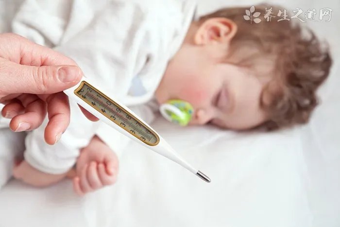 宝宝打嗝怎么回事