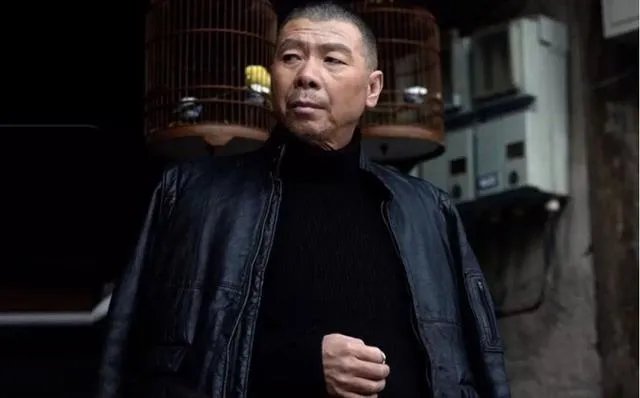 冯小刚作为导演和演员有哪些成就,值得他整天咋咋呼呼的?