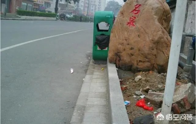 大连的人行道为什么那么窄?