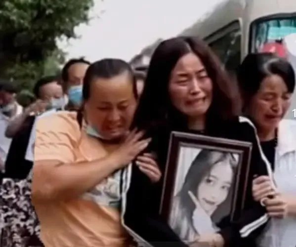 南京遇害女生父亲称接受不了不开庭,这是为什么?