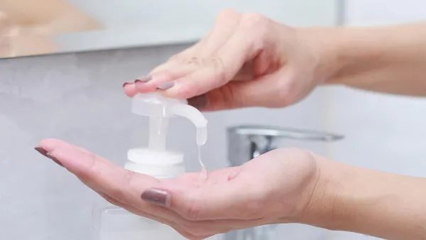 免洗洗手液能洗干净手吗