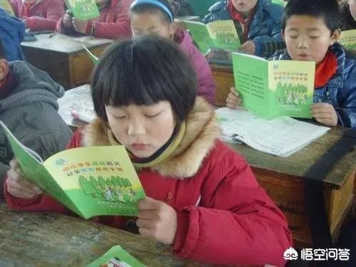 昆明一小学建“空中操场”，学生都去楼顶运动了，你怎么看？