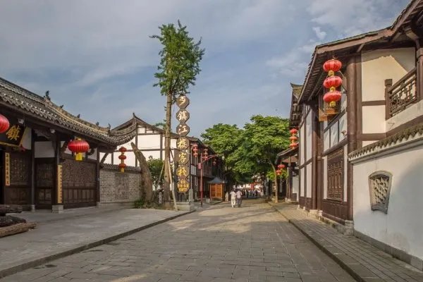 出去玩总去网红地打卡,这样的复制旅行是否真的有趣味呢?