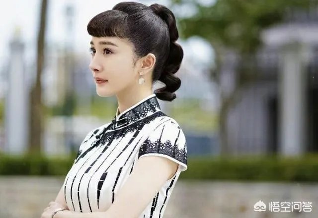 杨幂主演的《筑梦情缘》收视、口碑扑街,曾经的流量女王,为何扛不动收视了?