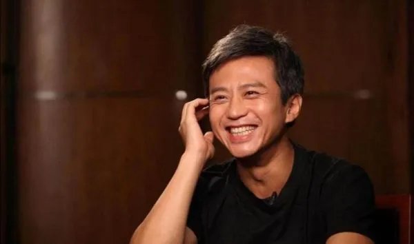邓超被路人错认成邓伦，邓超是什么反应？